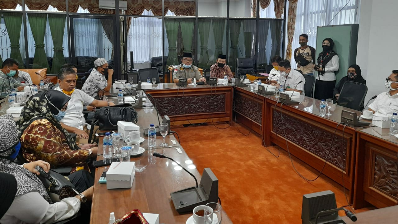 IMG_20200715_144614 Pedagang HSU Dilarang Masuk Tabalong, Minta Mediasi Provinsi