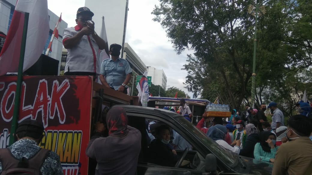 SAVE_20200812_215416 Aliansi Pekerja Buruh Banua Tolak Pengesahan RUU Omnibus Law