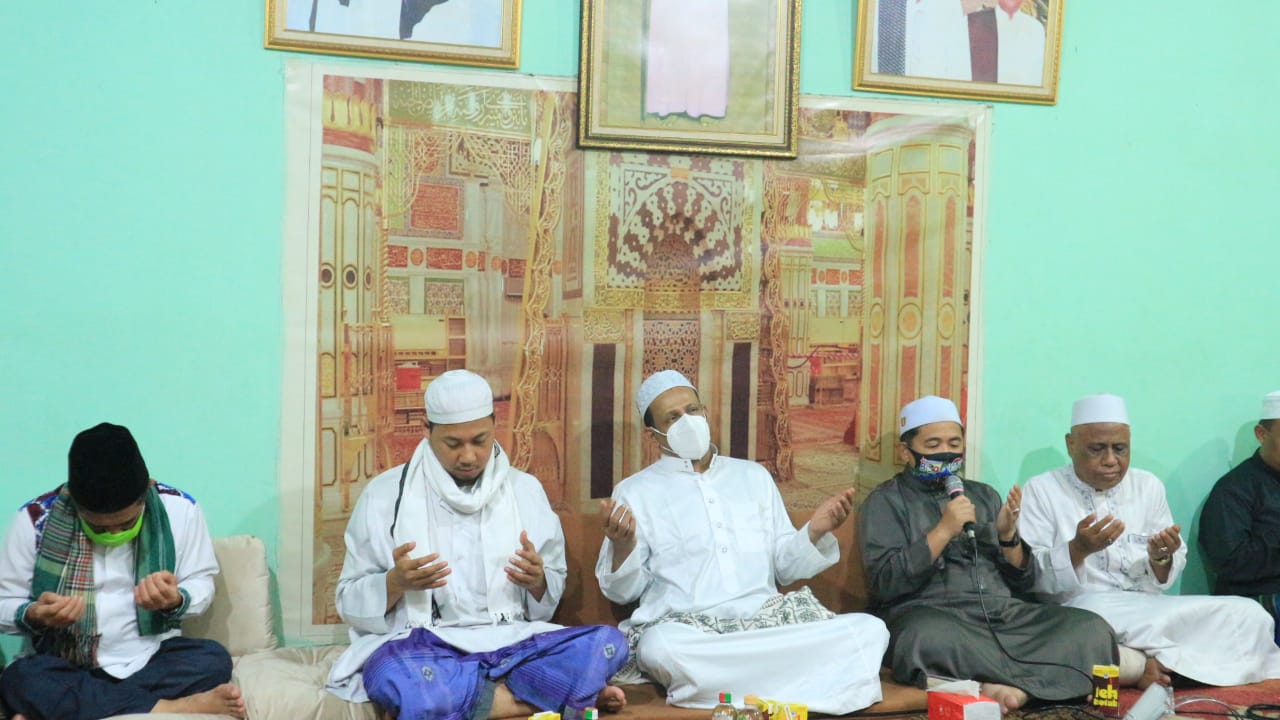 Ibnu - Arifin Ikuti Haul Guru Bangil di Majelis Al Basyir