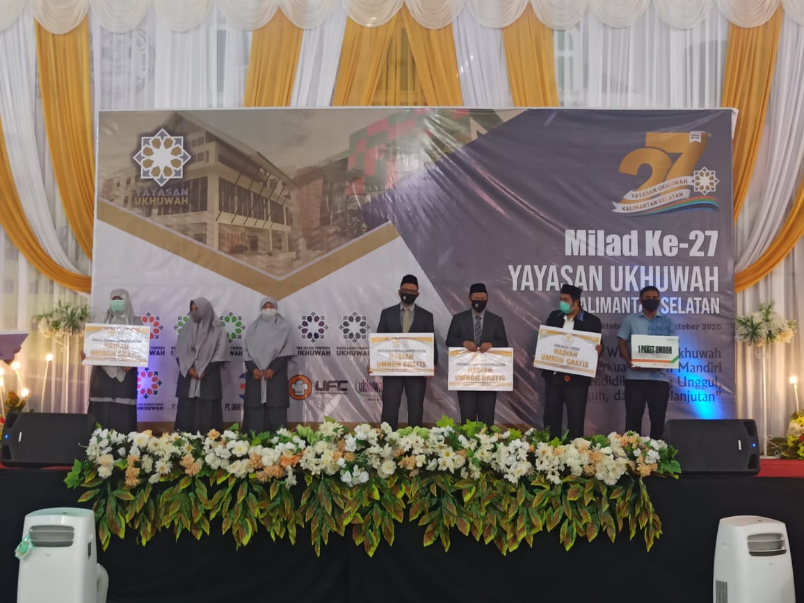 Rayakan Harjad Ke-27, Yayasan Ukhuwah Umrahkan Guru Senior