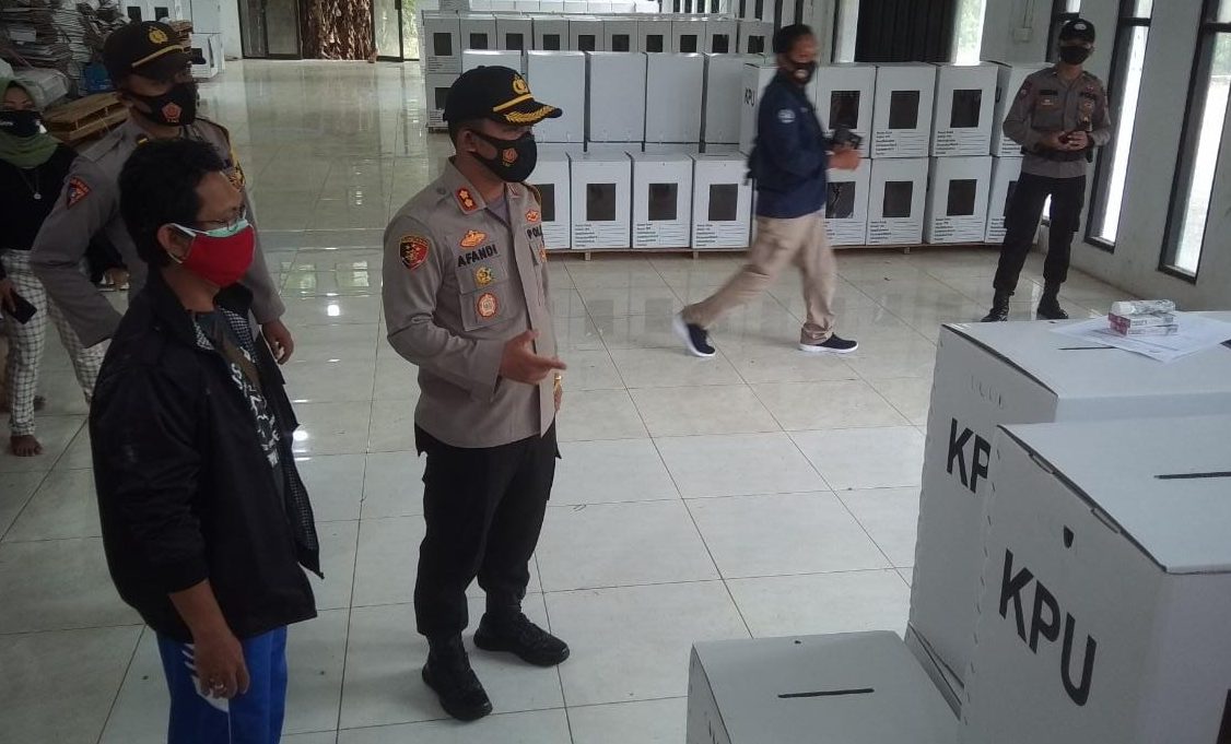 Kapolres Bartim Cek Kesiapan Logistik Pilkada