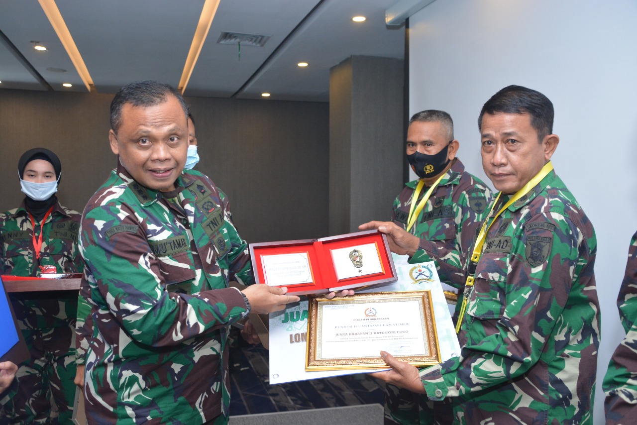 Akhiri Masa Dinas, Mayor Caj Iskandar Dapat Penghargaan