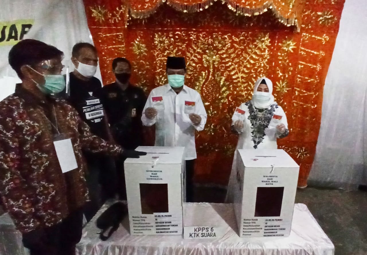 SAVE_20201209_114736 Paman Birin Mencoblos di TPS 10 Antasan Banjarmasin