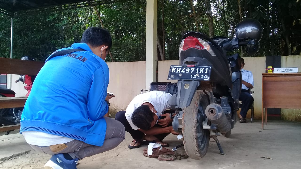 WhatsApp Image 2020-12-14 at 10.33.50 Samsat Tamiyang Sibuk Layani Cek Fisik Kendaraan