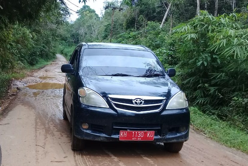 WhatsApp Image 2020-12-28 at 19.06.16 Camat Paju Epat: Hati-hati Meliwati Jalan Berkubang Lumpur