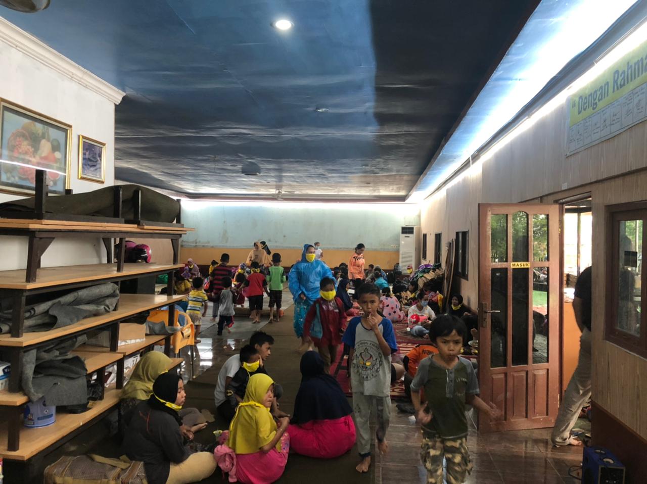 WhatsApp Image 2021-01-15 at 14.02.00 Supian HK Buka Tempat Pengungsian