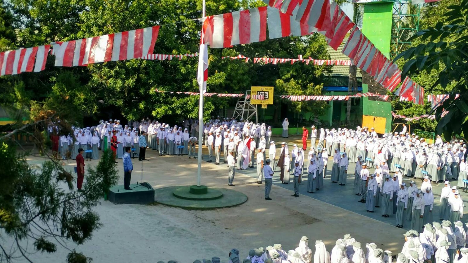 227748 Revolusi Pendidikan Masa Pandemi dalam Sudut Pandang Remaja