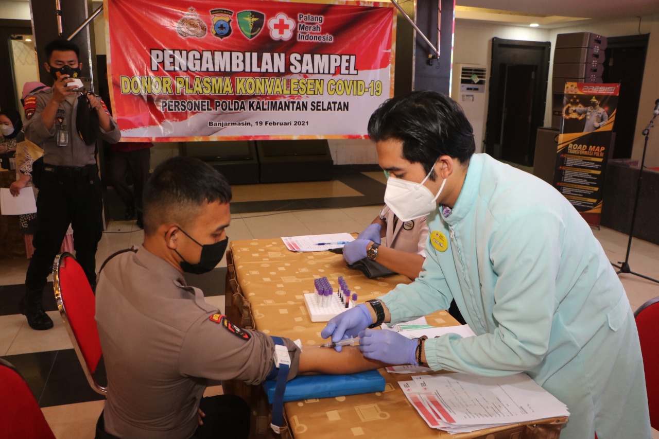 UTD PMI Banjarmasin Terima 100 Donor Plasma Konvalesen dari Polda Kalsel