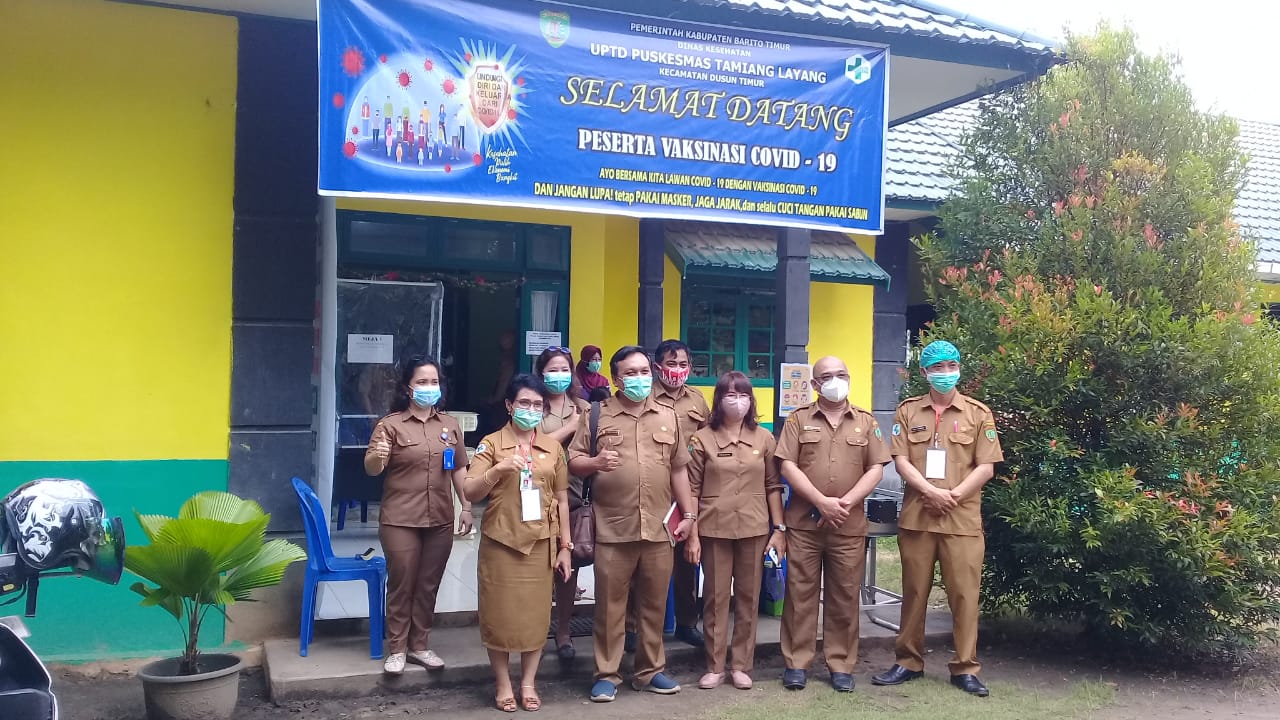 Tenaga Puskesmas Tamiang Layang Divaksin