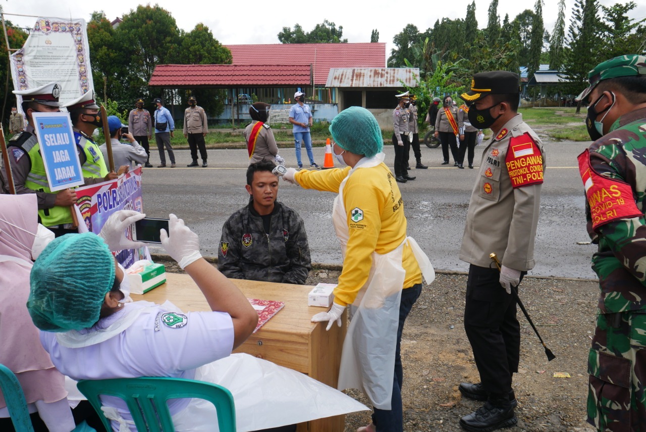 Polres Bartim Bagikan 1.000 Masker