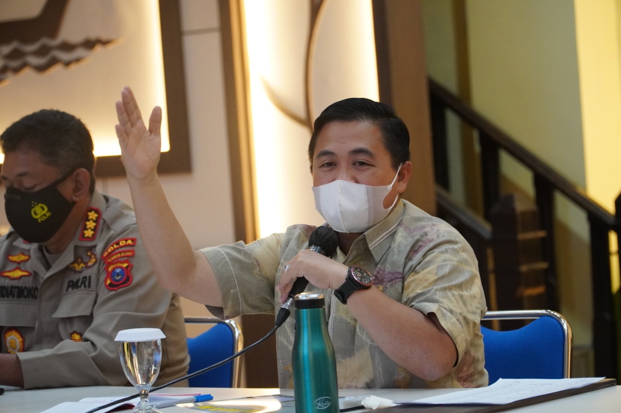 Ibnu: Saluran Sungai Jangan Ditutup