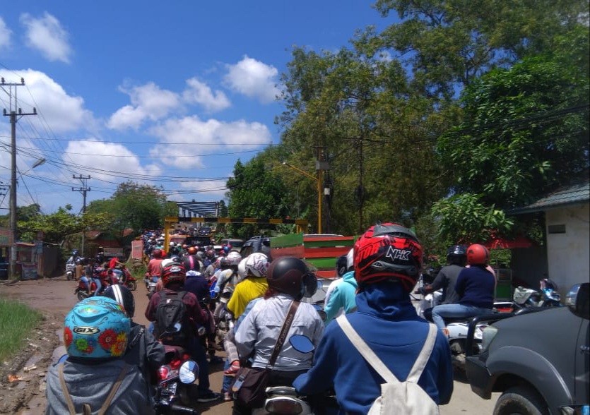 Kemacetan Kian Menjadi di Kayutangi-Handil Bakti,  Aparat Seperti Tutup Mata