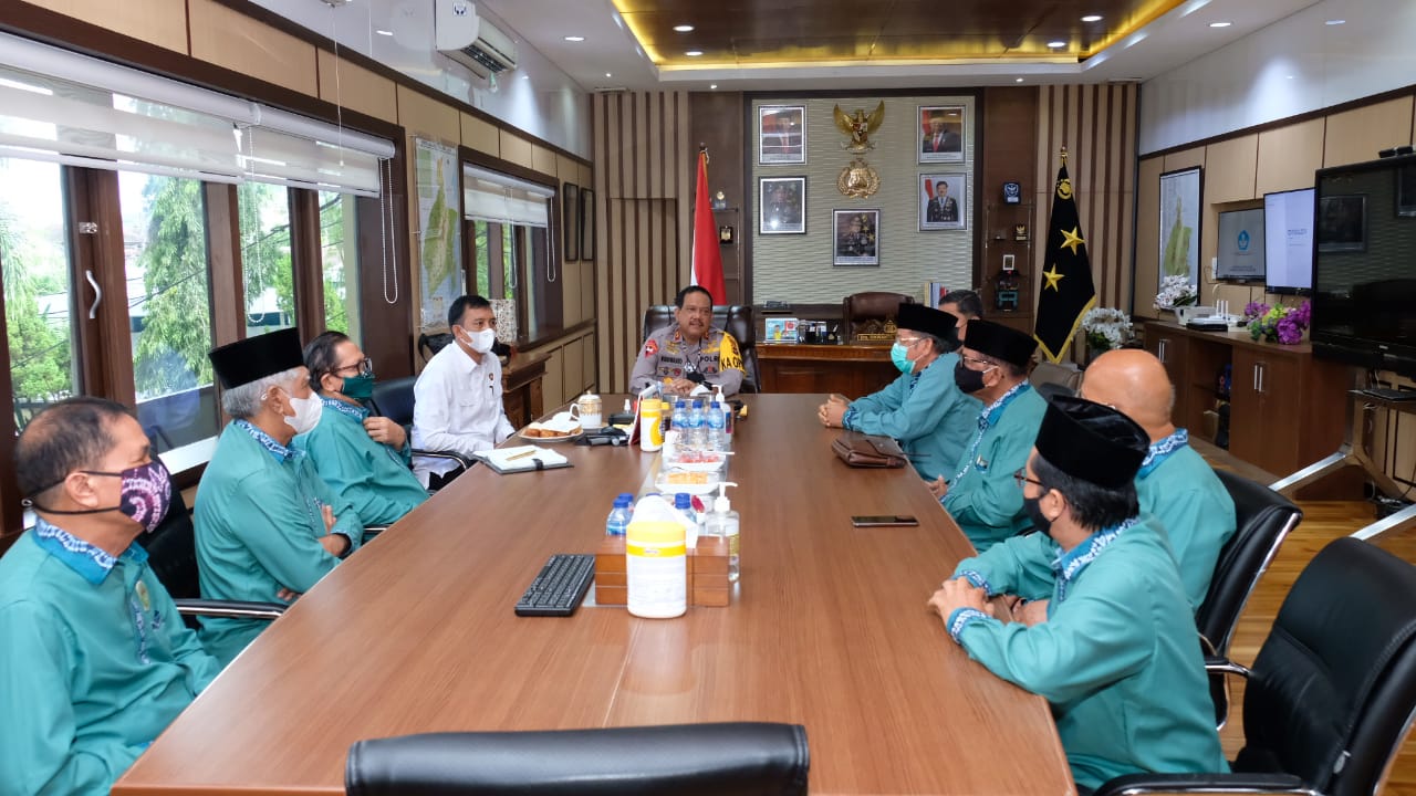 IMG-20210316-WA0010 Sambung Silaturahmi, FKUB Kunjungi Kapolda Kalsel