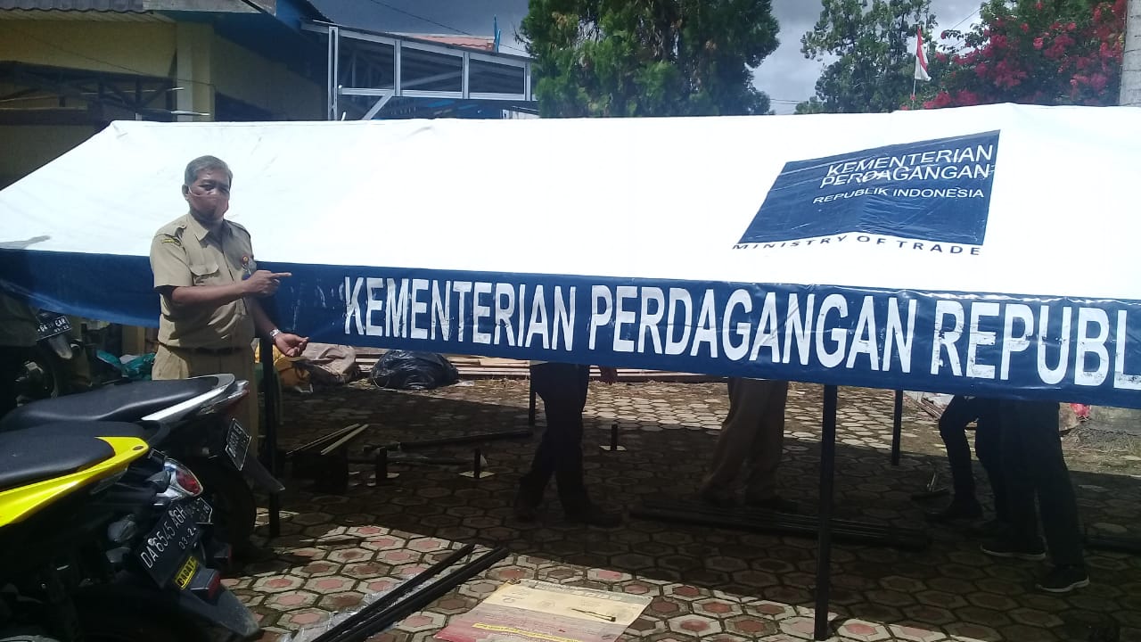 WhatsApp Image 2021-03-09 at 22.47.52 Dinas Perdagangan HST Dapat Bantuan Tenda dari Kementerian Perdagangan