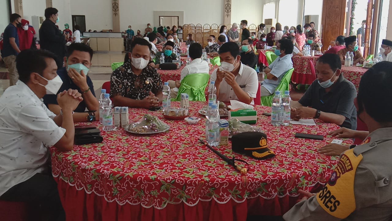 Giliran Bupati dan Wakil Bupati Bartim Divaksinasi