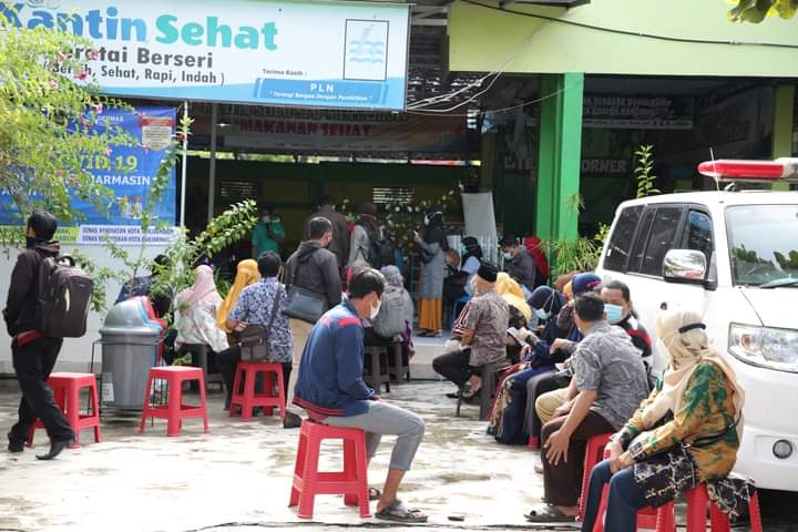 Vaksinasi Lansia Kalsel Baru 2%