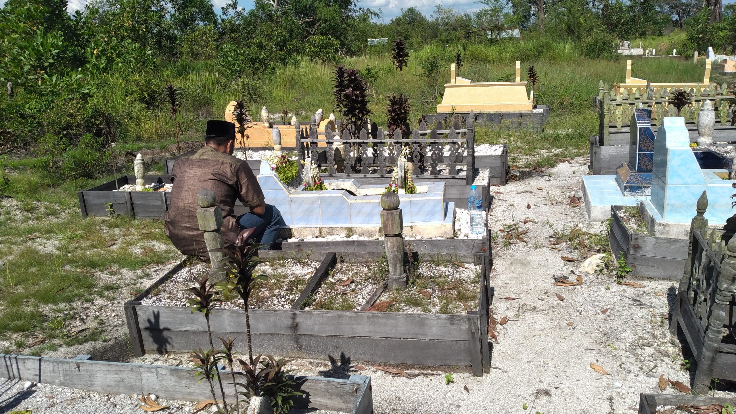 20210417_144954 Ziarah Kubur Marak Jelang Hari Raya Idul Fitri
