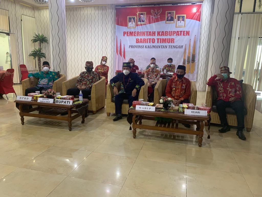 Bupati dan Pejabat Bartim Ikuti Peringatan Hari Jadi Ke-64 Provinsi Kalteng secara Virtual