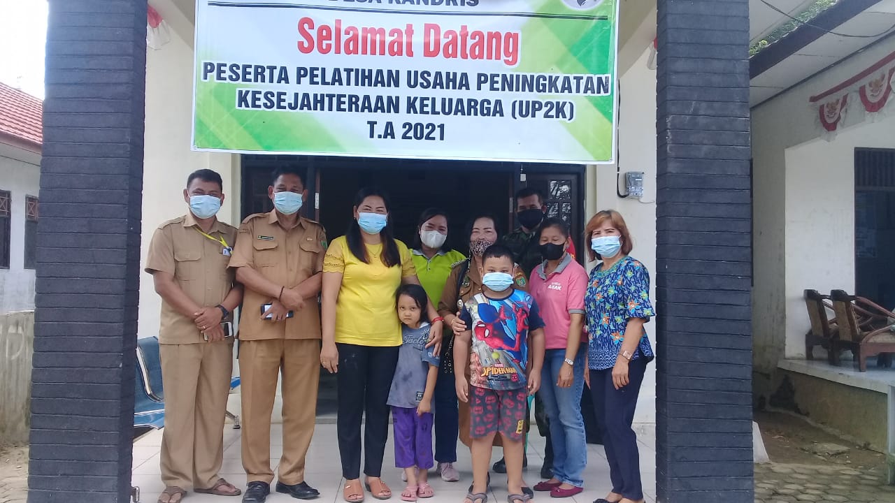 Desa Kandris Gelar Pelatihan Membuat Kue