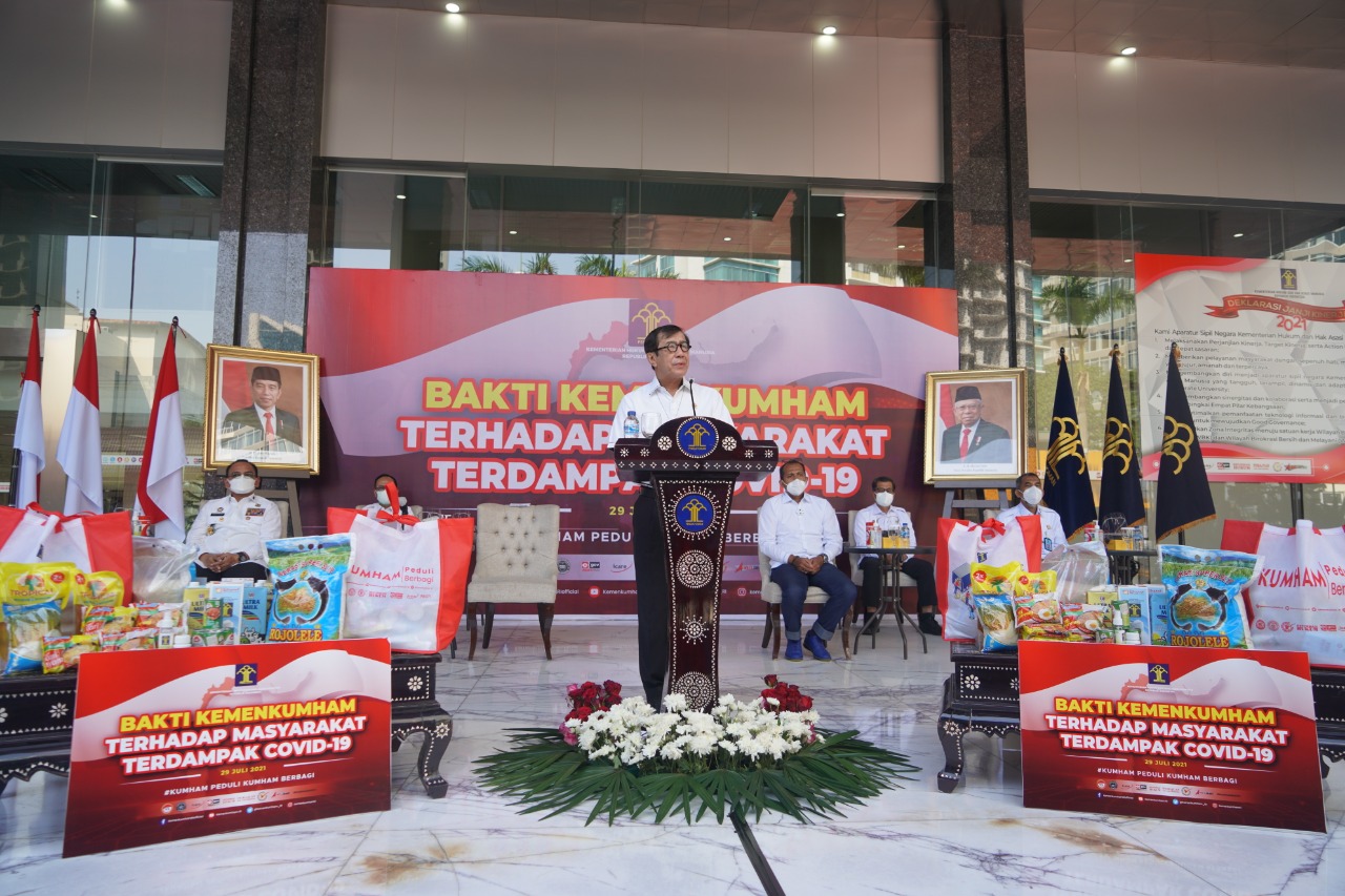 Kemenkumham Salurkan 46.000 Paket kepada Masyarakat Terdampak Covid-19