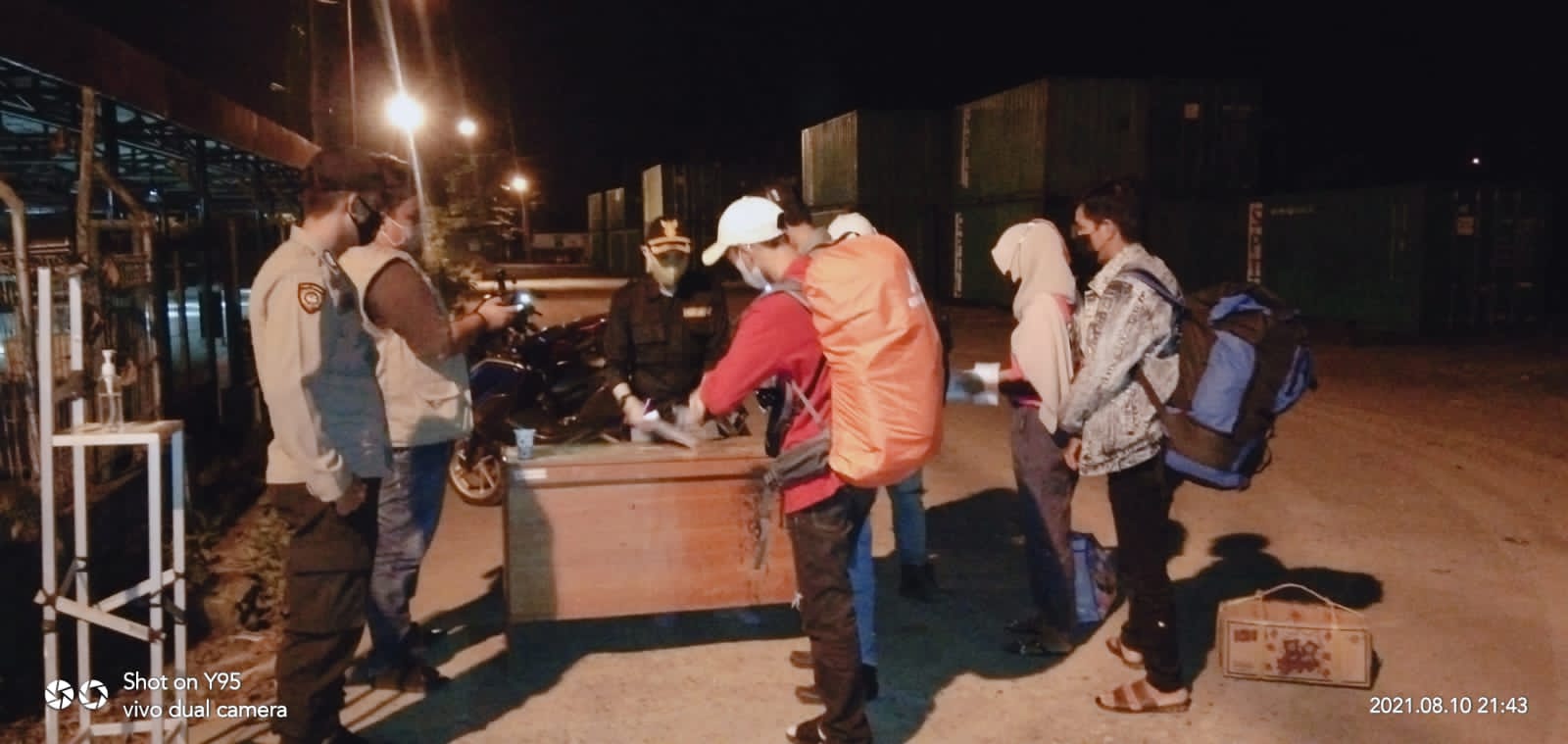 Seluruh Penumpang KM Dharma Fery 3 Diperiksa Petugas Gabungan