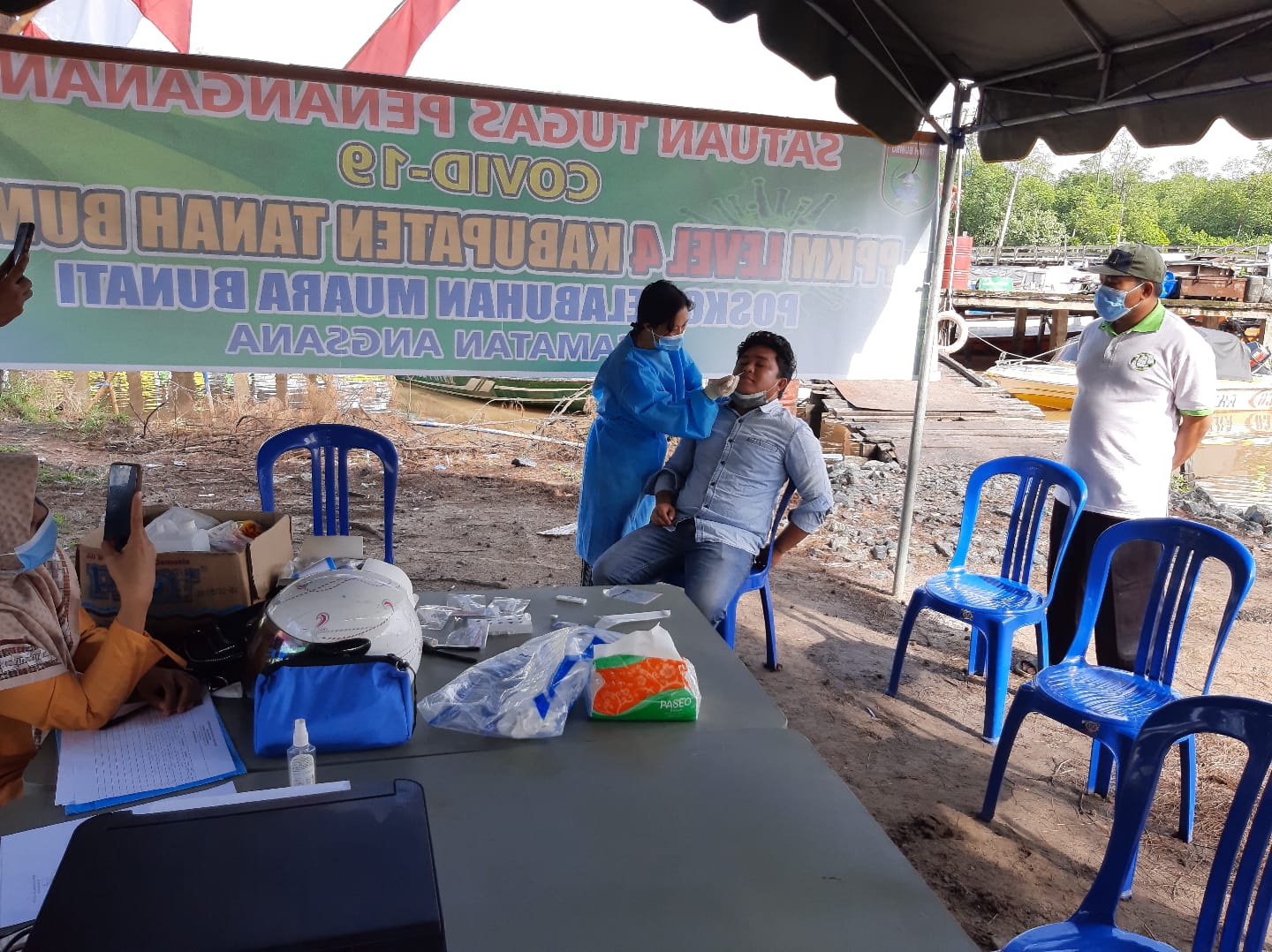 IMG-20210905-WA0036 Petugas PPKM Periksa Penumpang dan ABK di Pelabuhan Muara Bunati
