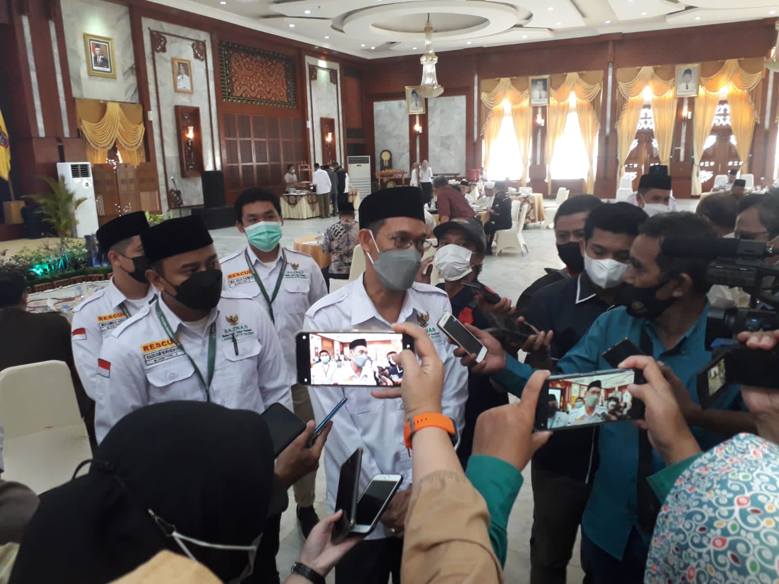 IMG-20210929-WA0026 Bantuan Ekonomi Masyarakat, BAZNAS dapat Apresiasi Pemprov Kalsel