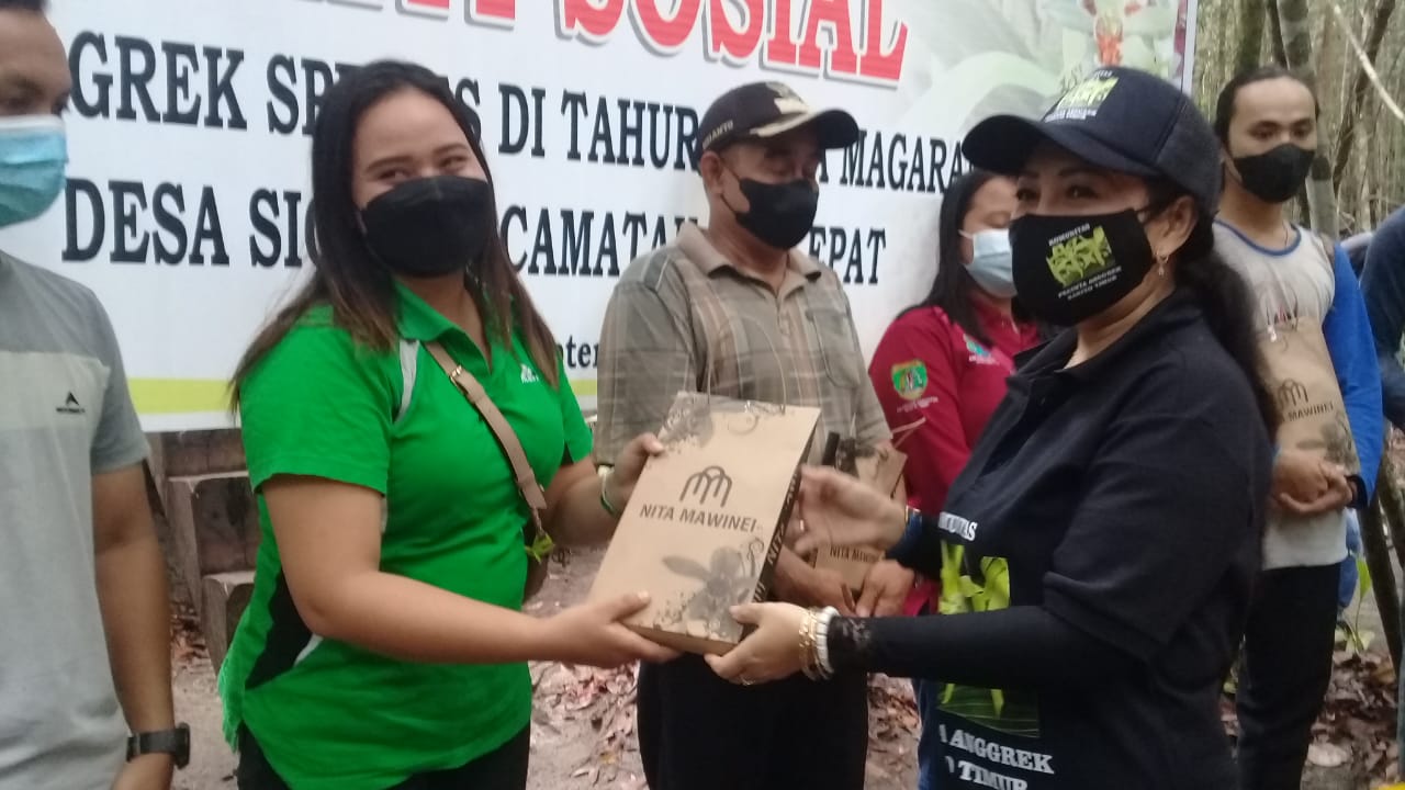 da21a321-9400-4266-b162-47c877d5d025 Anggota DPRD Tanam Anggrek di Tahura Pama Nagaram Persada