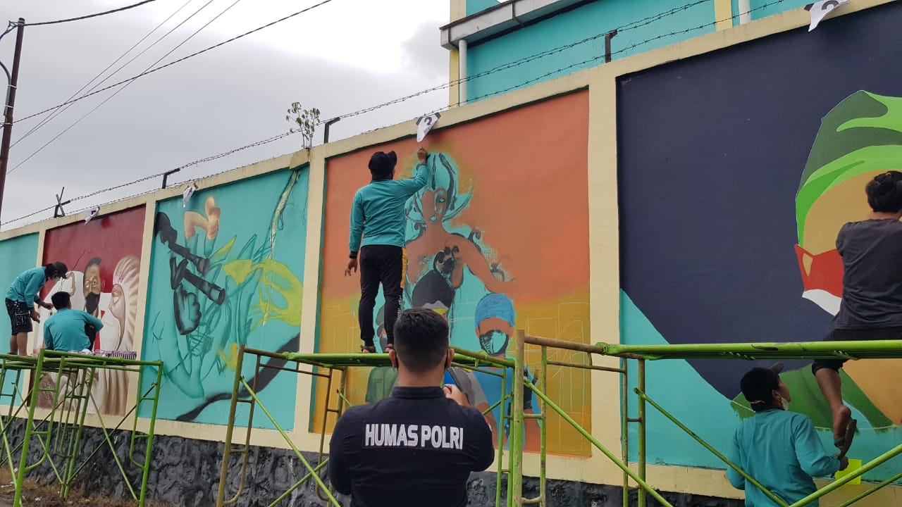 Polda Kalsel Gelar Festival Seni Mural
