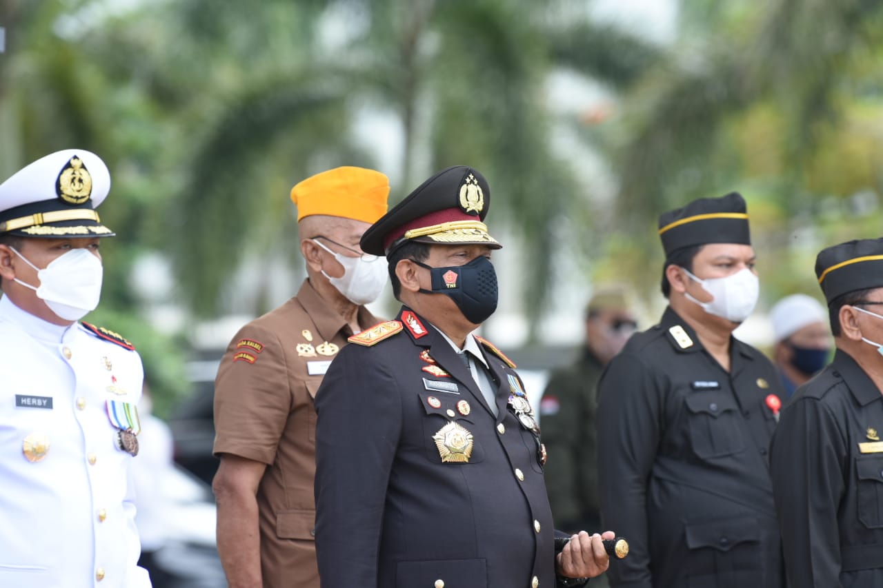 Kapolda Kalsel Hadiri Peringatan Hari Pahlawan