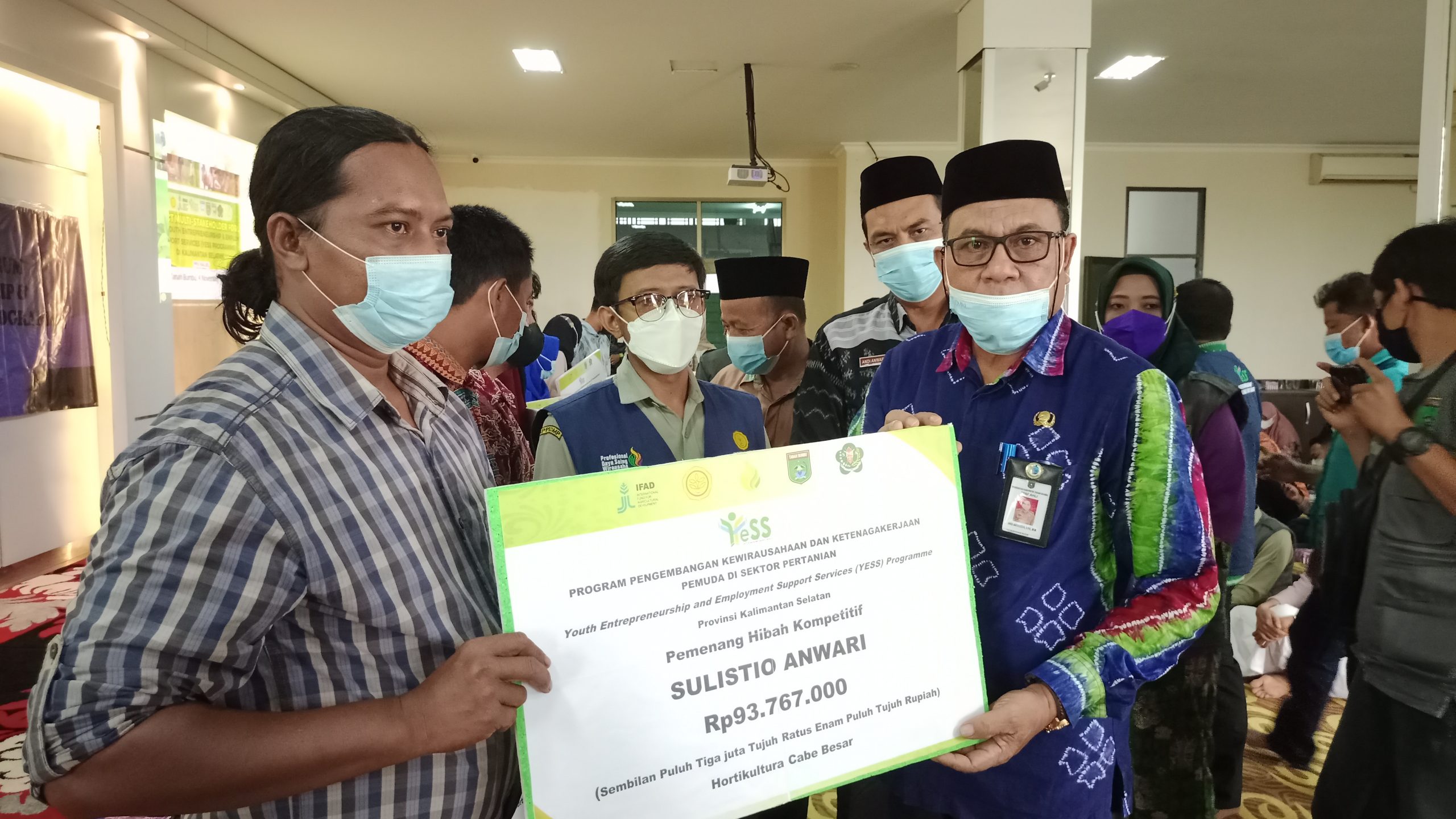 Petani  Milenial Tanbu Dapat Bantuan Hibah Program YESS