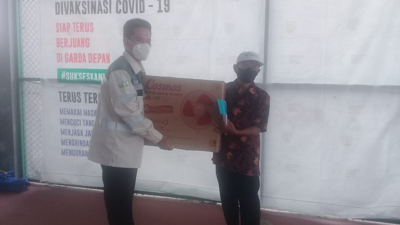 Gelar Vaksinasi, PT Adaro Bagikan Masker 