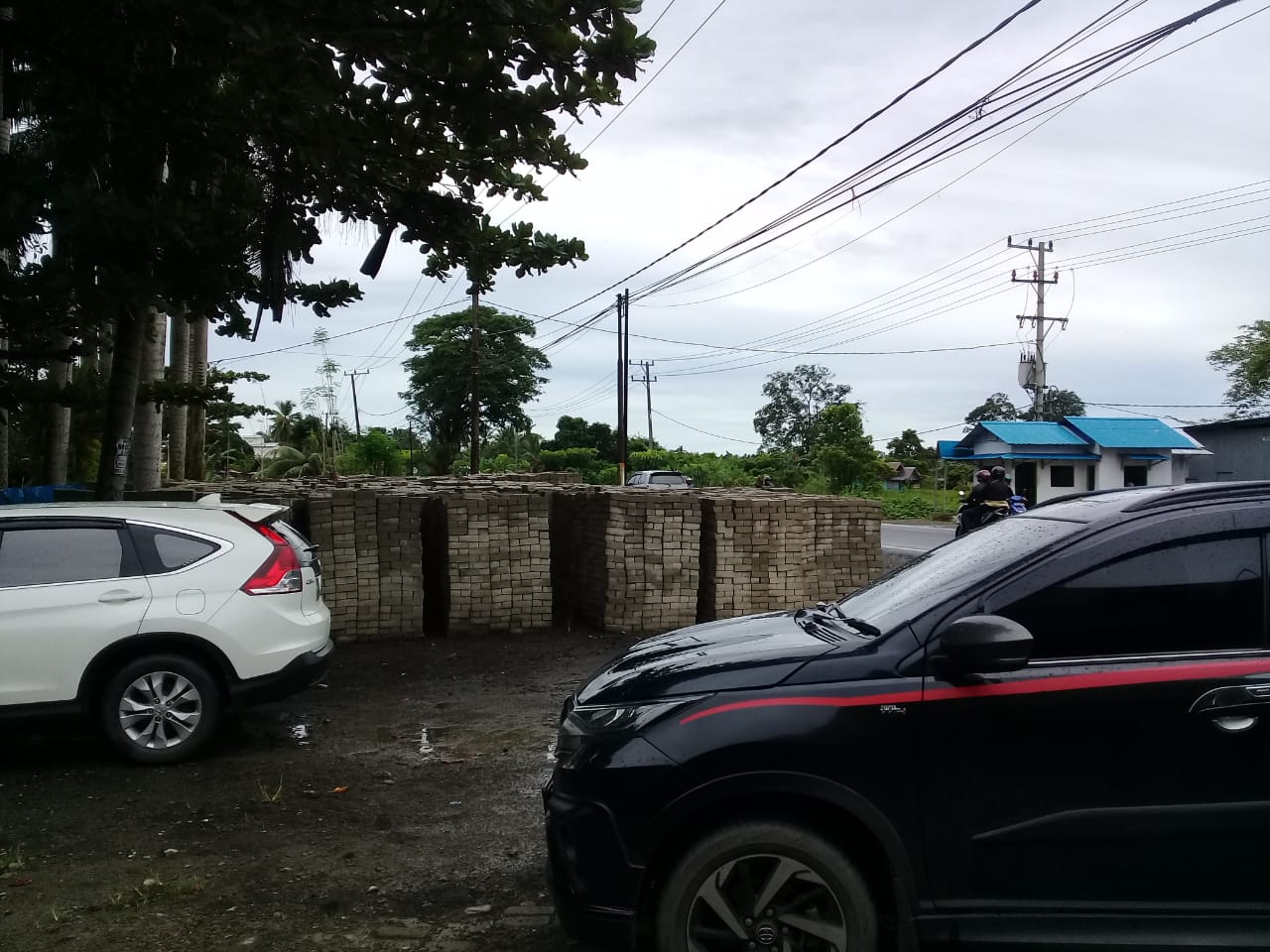 Insaf, Seorang Preman Menjadi Pengelola Usaha Batako