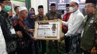 IMG-20220312-WA0027 Bupati Tanbu Terima Penghargaan Keperdulian Terhadap Anak Yatim