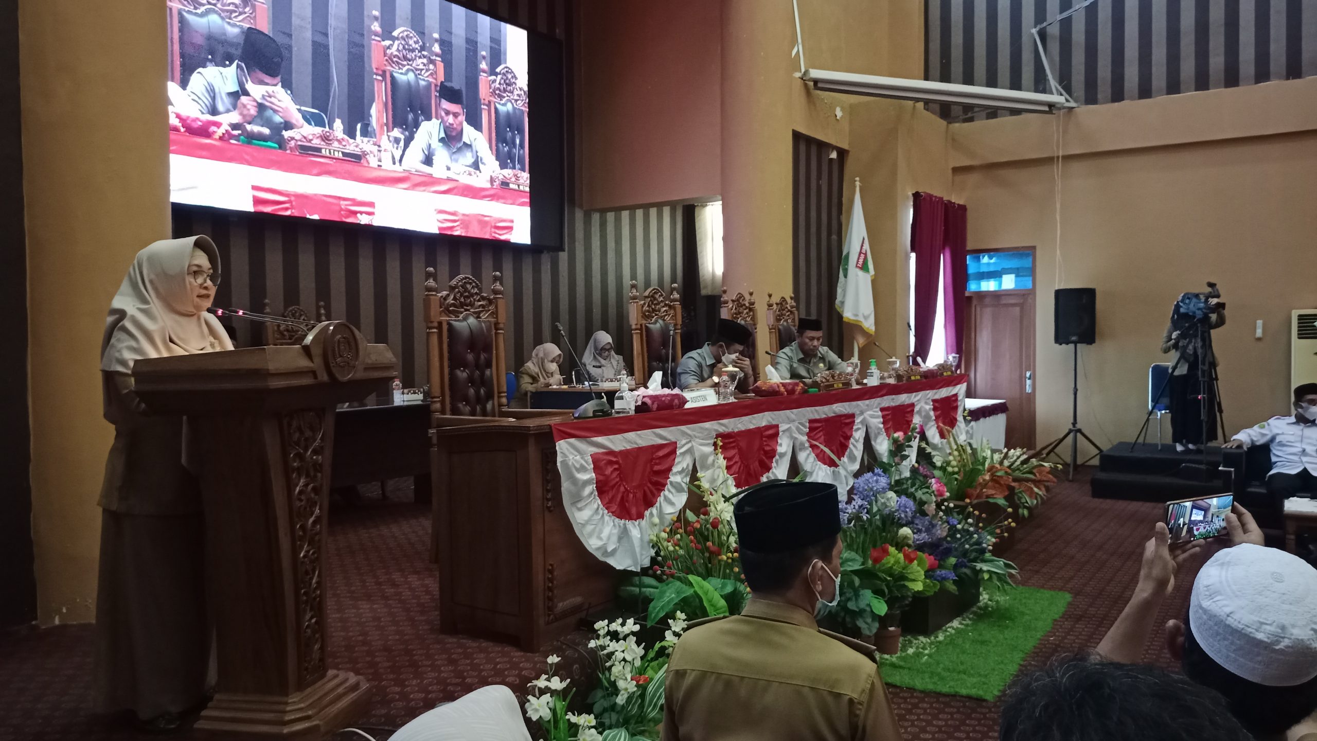 Ini Jawaban Bupati Tentang Raperda Perizinan Berusaha dan Irigasi