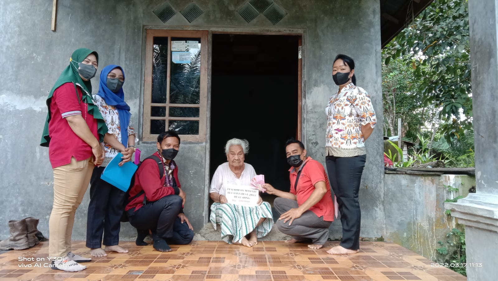 Pemerintah Desa Siong Serahkan BLTDD Secara Simbolis