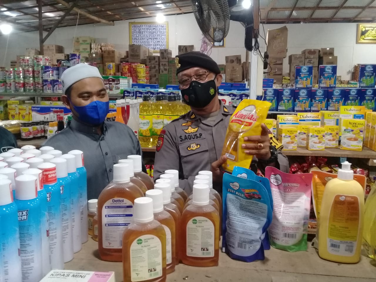 Minyak Goreng di Toko Raghib