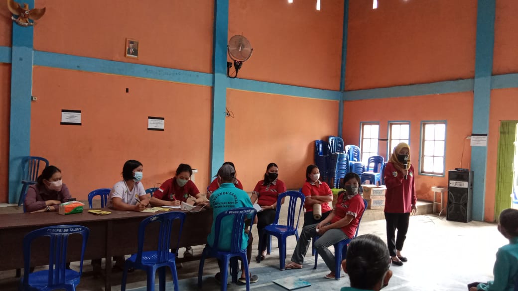 Tim Dokter Masuk Desa Layani Kesehatan Warga  Desa Paku Betu